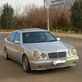 Mercedes-Benz E320 1999