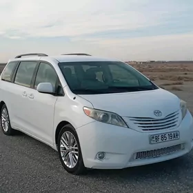 Toyota Sienna 2010