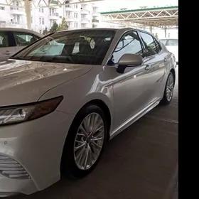 Toyota Camry 2018