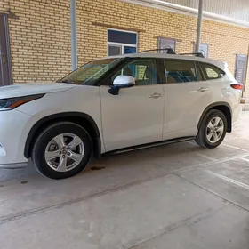 Toyota Highlander 2021