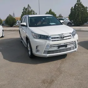 Toyota Highlander 2019