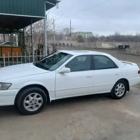 Toyota Camry 2001