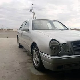 Mercedes-Benz E320 1996