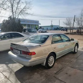 Toyota Camry 2000