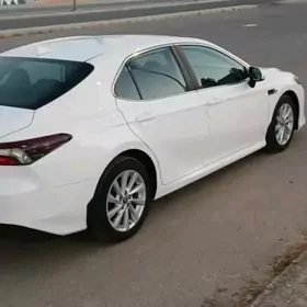 Toyota Camry 2021