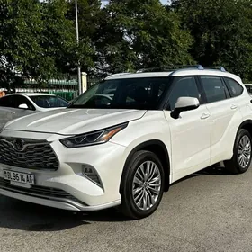 Toyota Highlander 2021