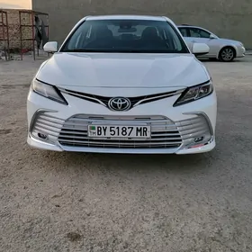 Toyota Camry 2021