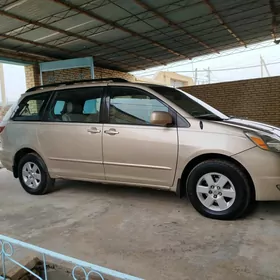 Toyota Sienna 2004