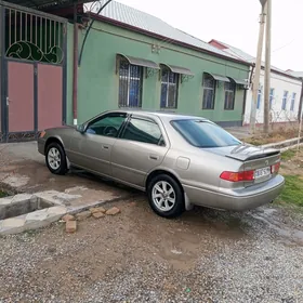 Toyota Camry 2001