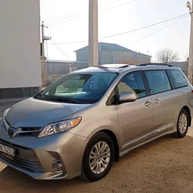 Toyota Sienna 2020