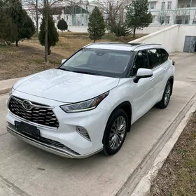 Toyota Highlander 2022