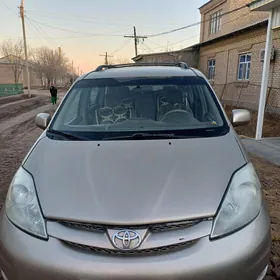 Toyota Sienna 2005