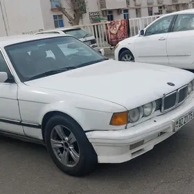 BMW 740 1990