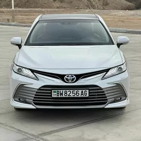 Toyota Camry 2024