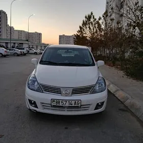 Nissan Versa 2008