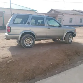 Nissan Pathfinder 1998