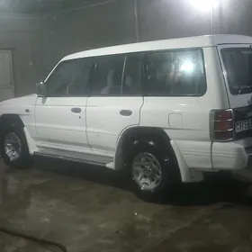 Mitsubishi Pajero 1998