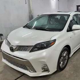 Toyota Sienna 2020