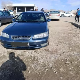 Toyota Camry 2000