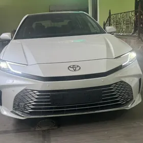 Toyota Camry 2024