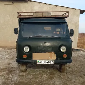 UAZ 452 1985