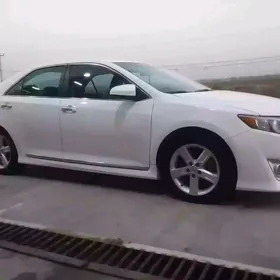 Toyota Camry 2014