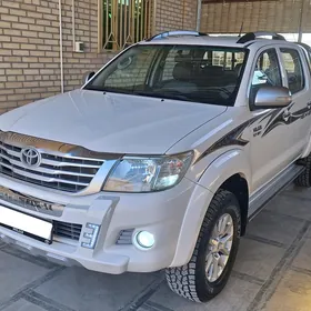 Toyota Hilux 2015