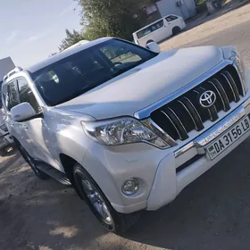 Toyota Land Cruiser Prado 2013