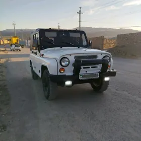 UAZ 469 2004