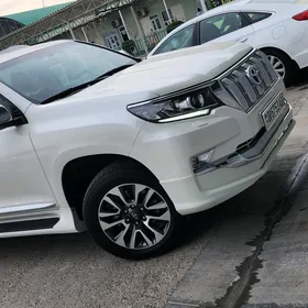 Toyota Land Cruiser Prado 2022