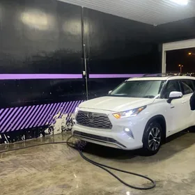 Toyota Highlander Hybrid 2020