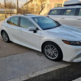 Toyota Camry 2021