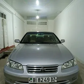 Toyota Camry 2000