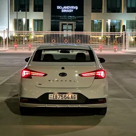 Hyundai Elantra 2019