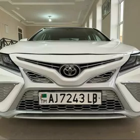 Toyota Camry 2019