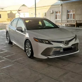 Toyota Camry 2018