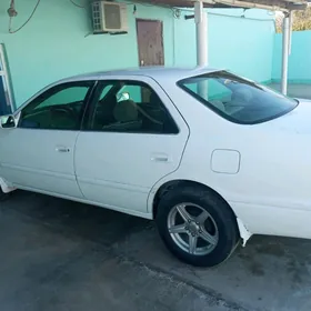 Toyota Camry 1999