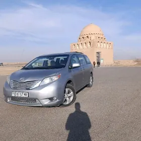 Toyota Sienna 2010