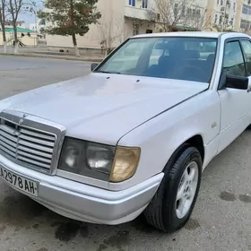 Mercedes-Benz 300-Class 1990