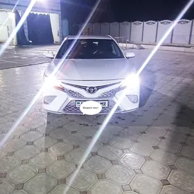 Toyota Camry 2018