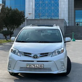 Toyota Sienna 2019