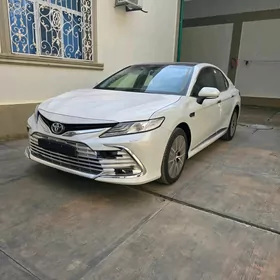 Toyota Camry 2024