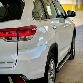 Toyota Highlander 2019