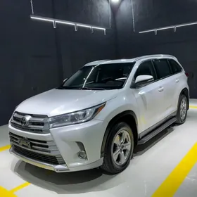 Toyota Highlander 2018