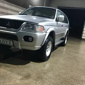 Mitsubishi Montero Sport 2001