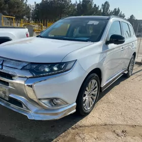 Mitsubishi Outlander 2022