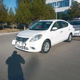 Nissan Versa 2012