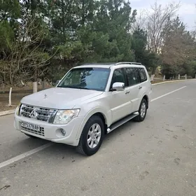 Mitsubishi Pajero 2012