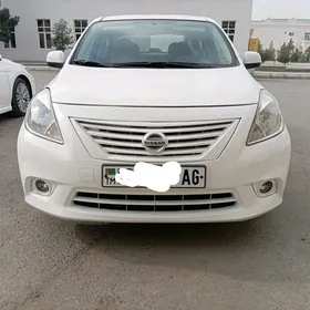 Nissan Versa 2013