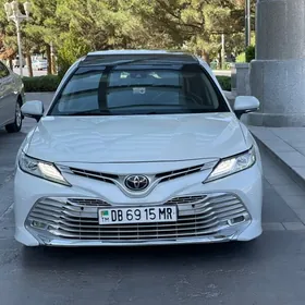 Toyota Camry 2018